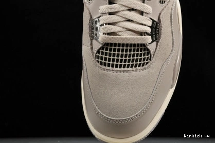 Moments” WMNS Jordan 4 Air “Frozen 0927